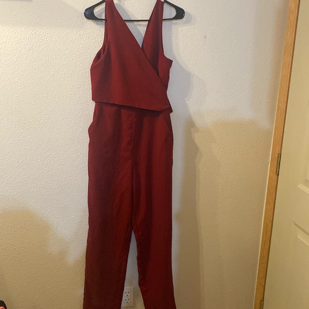 Lulus vneck tie side jumpsuit with pockets size small